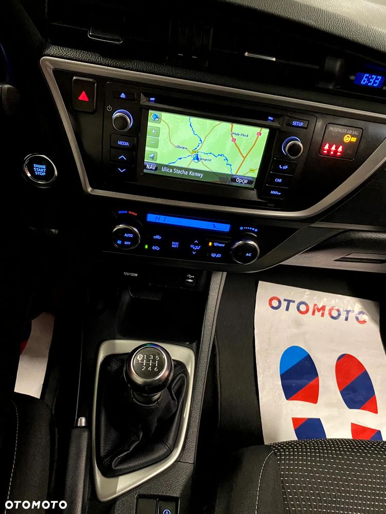 Toyota Auris 2.0 D-4D Life Plus - 16