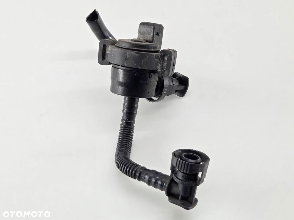 BMW  2.0 B N43B20A 122KM 11r zawór odpowietrzania 7551262 - 8