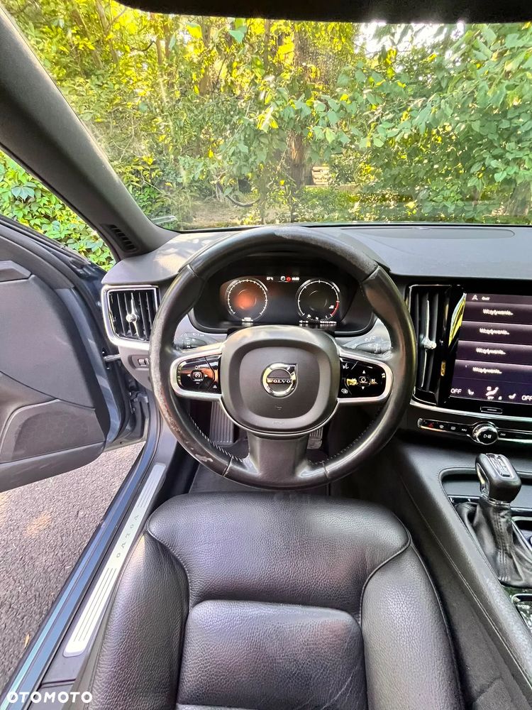Volvo V90 D4 Momentum - 29