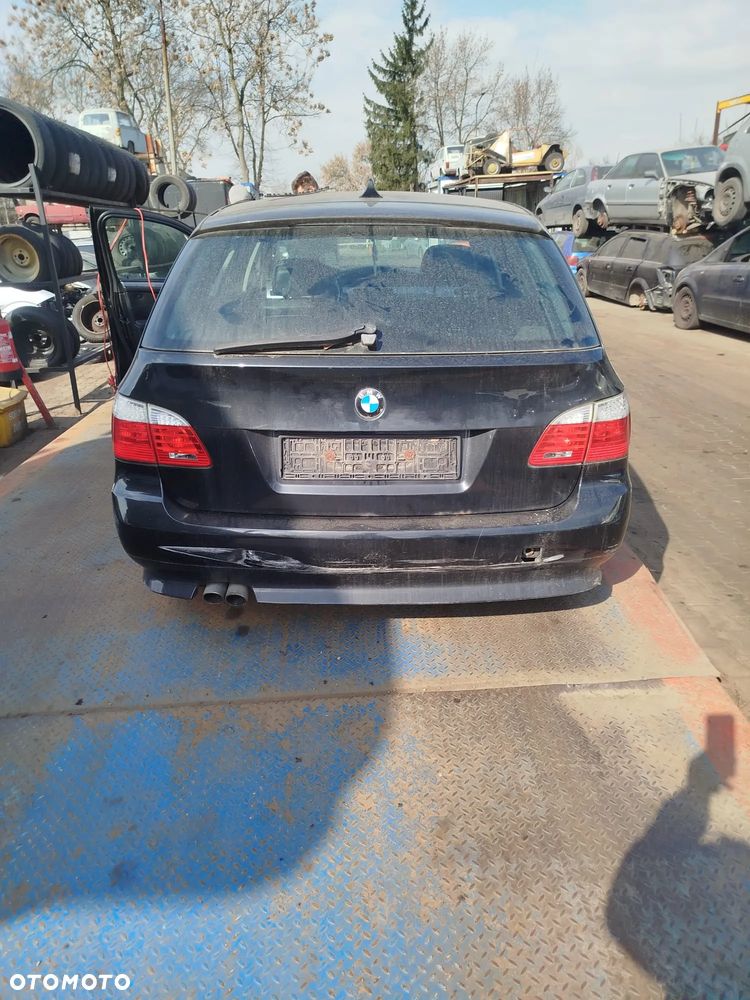 BMW E 61 na części. - 11