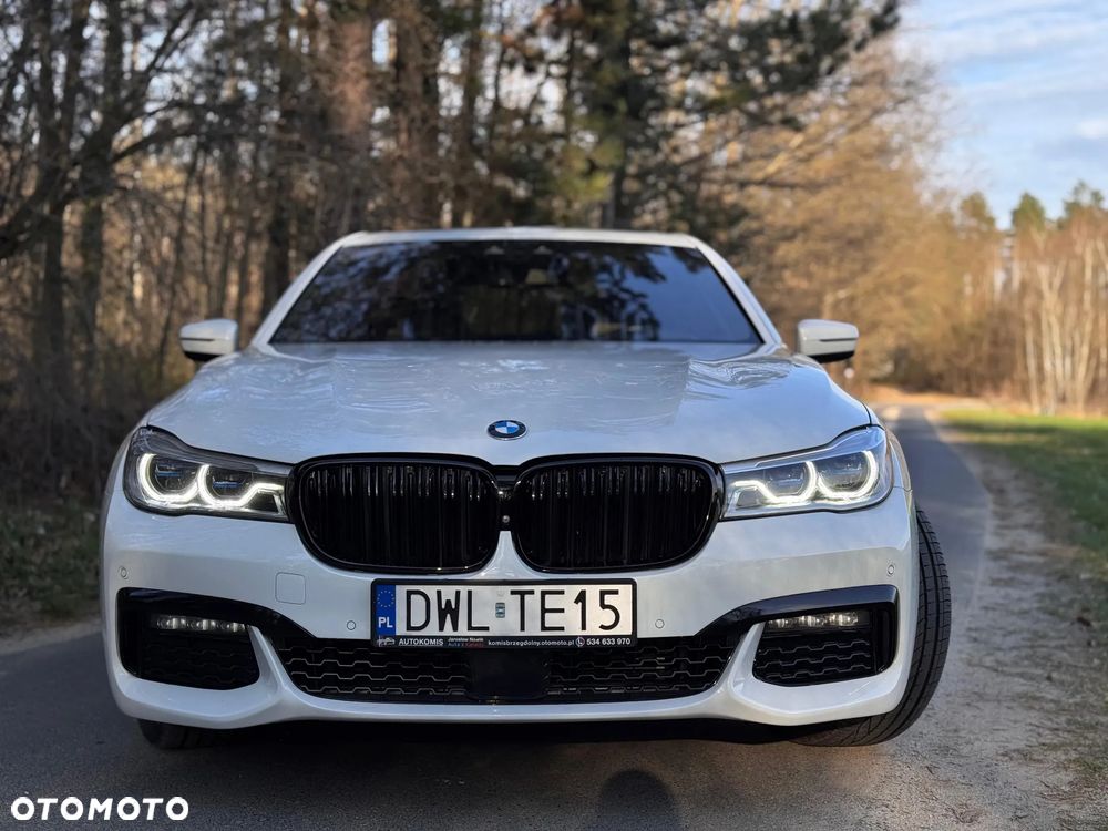 BMW Seria 7 750i xDrive - 12