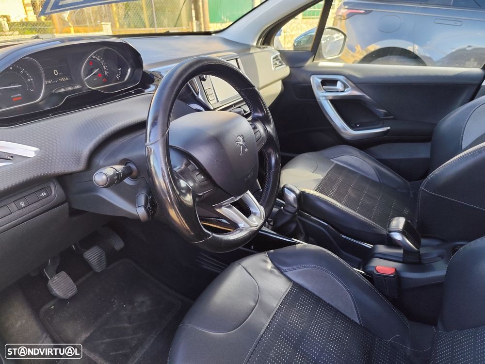 Peugeot 2008 1.2 VTi Active - 11