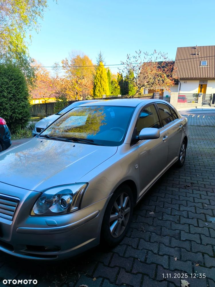 Toyota Avensis 1.8 VVT-i Sol - 2