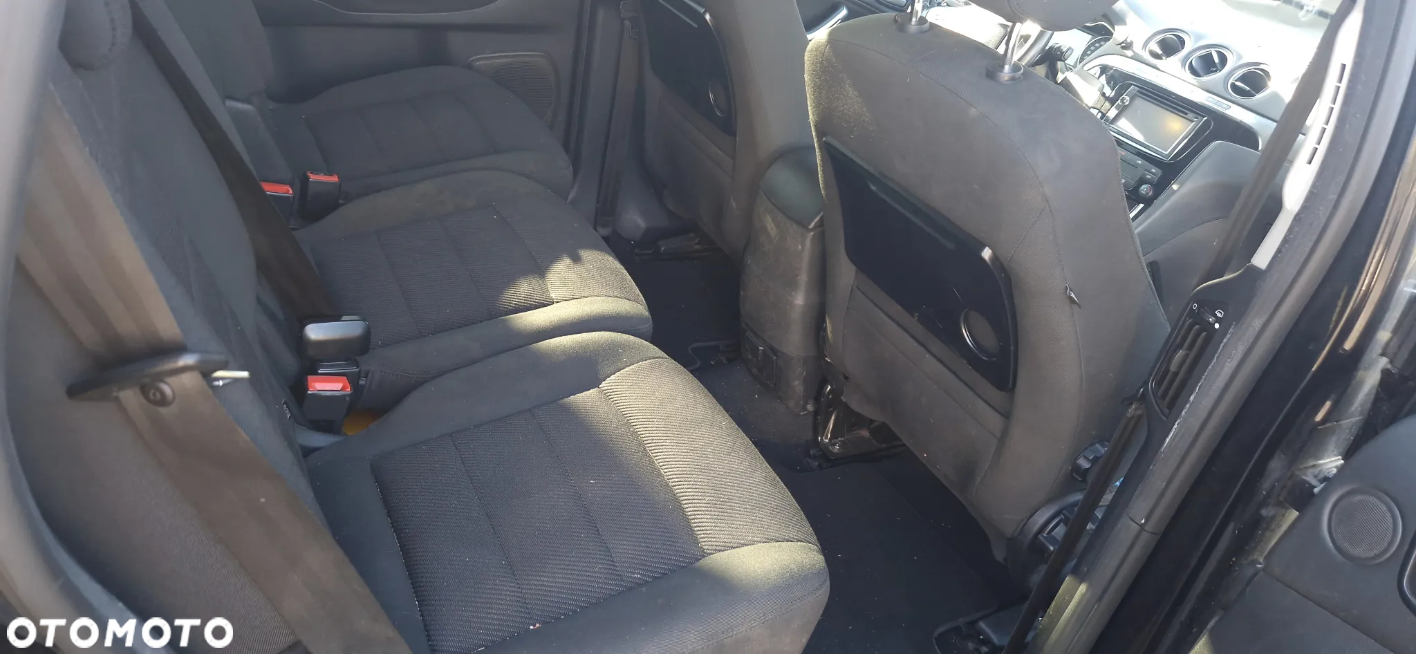 Ford S-Max - 12
