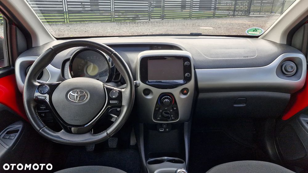 Toyota Aygo x-play - 9