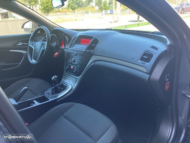 Opel Insignia Sports Tourer 2.0 CDTi Edition S/S — fotografia 27