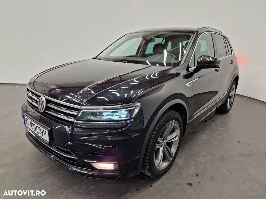Volkswagen Tiguan - 1