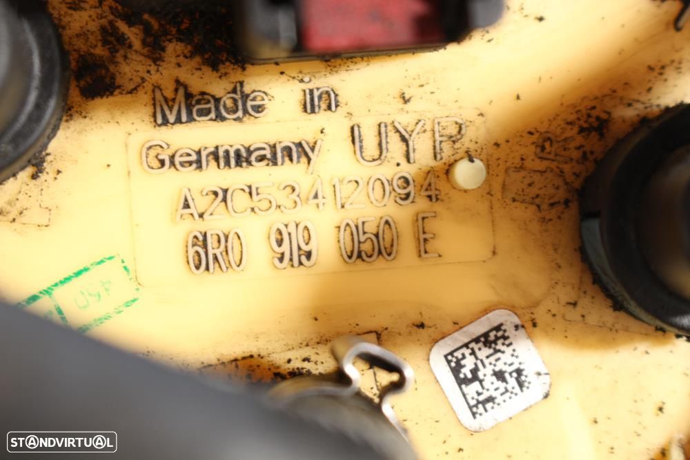 Boia / Bomba De Combustível Volkswagen Polo (6R1, 6C1)  6R0919050e / A - 8