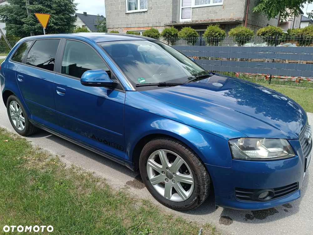 Audi A3 Sportback 1.6 TDI DPF Ambiente - 7