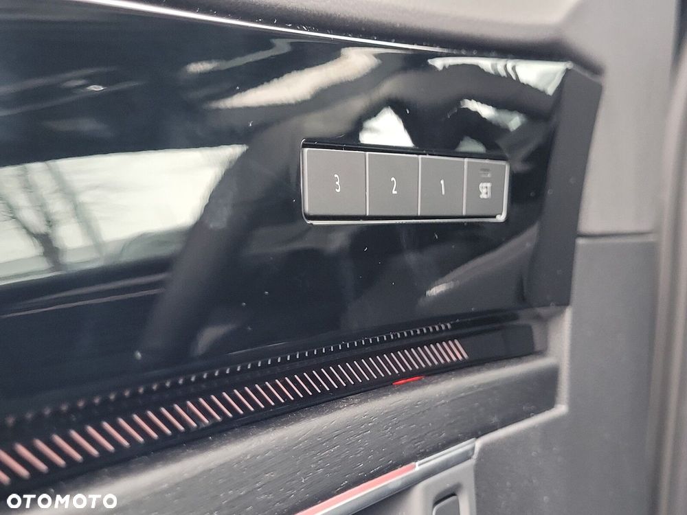 Volkswagen Touareg 3.0 V6 TDI SCR 4Mot R-Line - 11