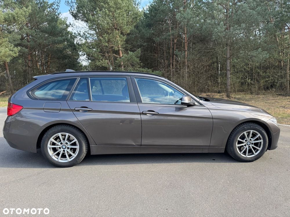 BMW Seria 3 318d - 5