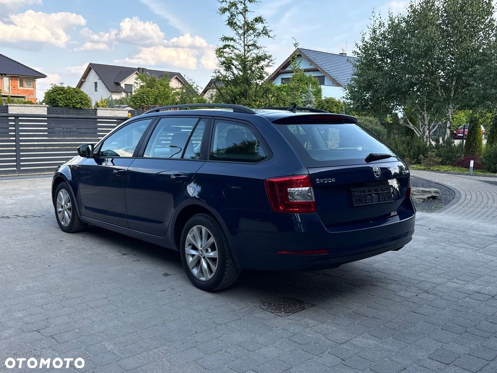 Skoda Octavia 1.6 TDI Style DSG - 6