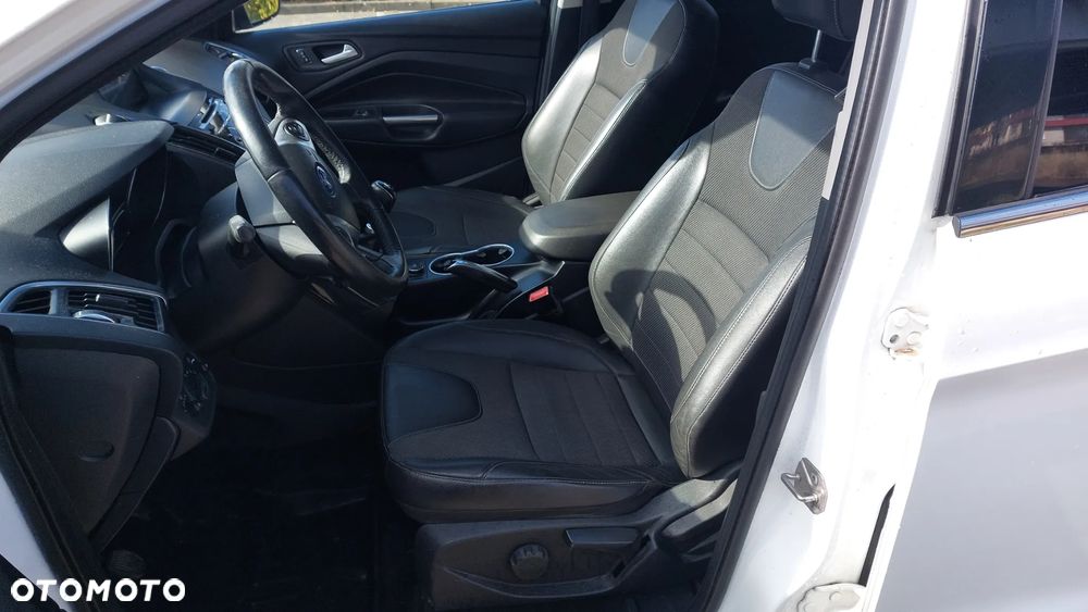 Ford Kuga 1.6 EcoBoost 2x4 Titanium - 18