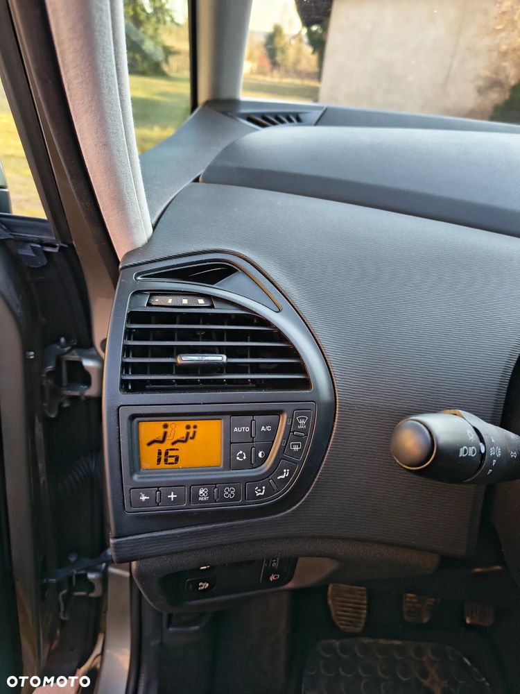 Citroën C4 Picasso 1.6 HDi Equilibre Navi Pack - 18