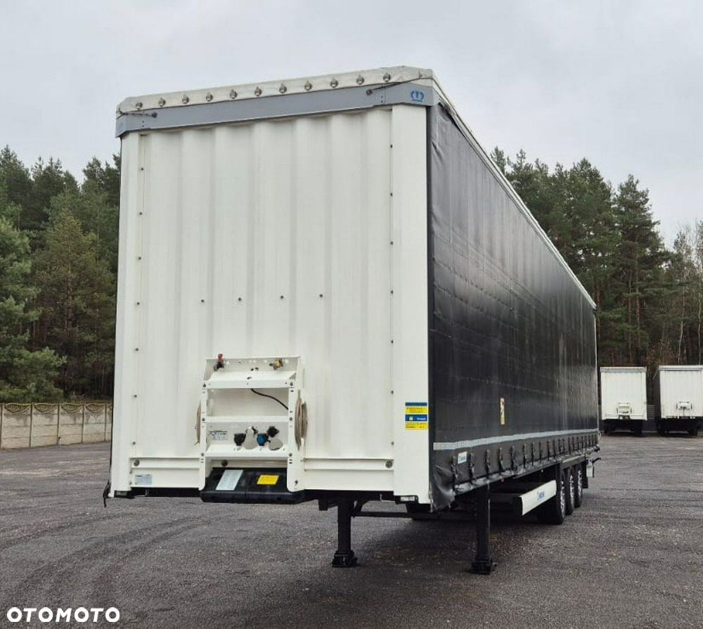 Krone Firana Mega, Dach podnoszony - 1