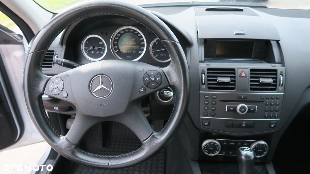 Mercedes-Benz Klasa C 200 CDI DPF Automatik Elegance - 22