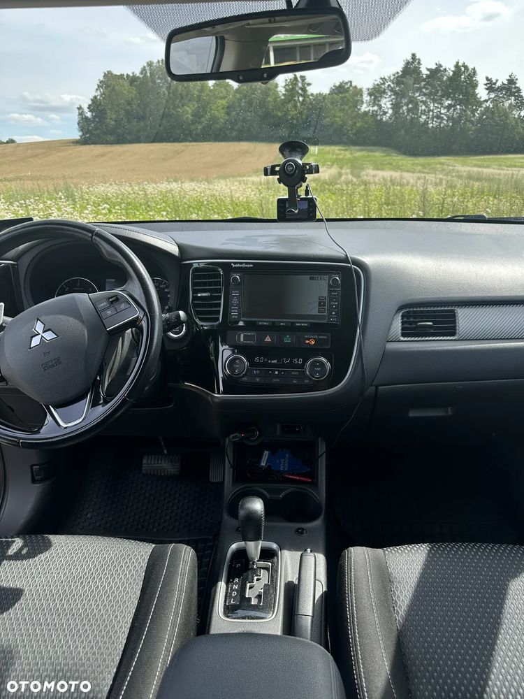 Mitsubishi Outlander 2.2 DID Instyle Navi 4WD - 14