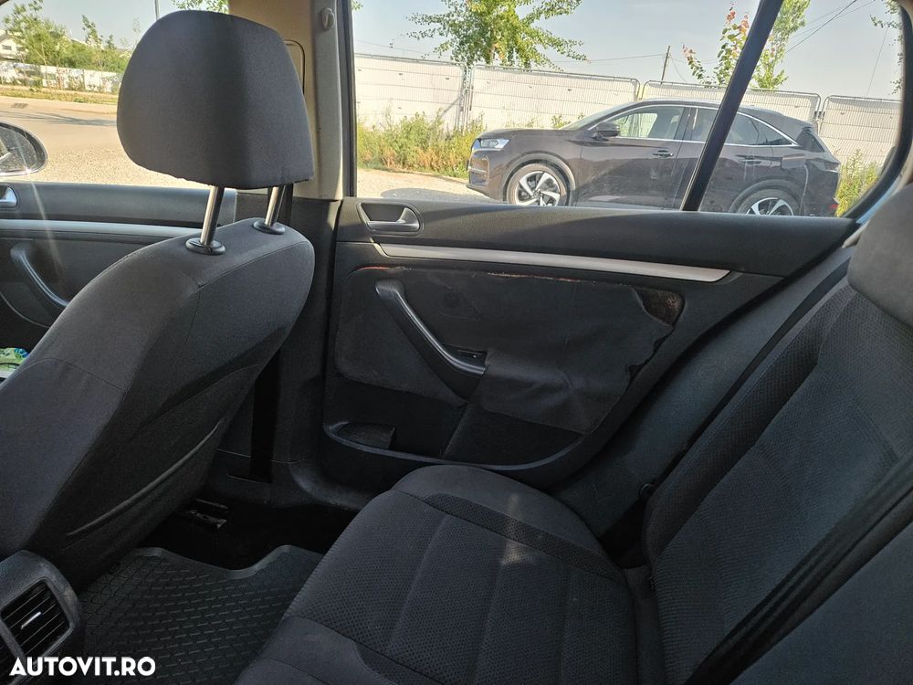 Volkswagen Golf 2.0 TDI DSG Trendline - 13