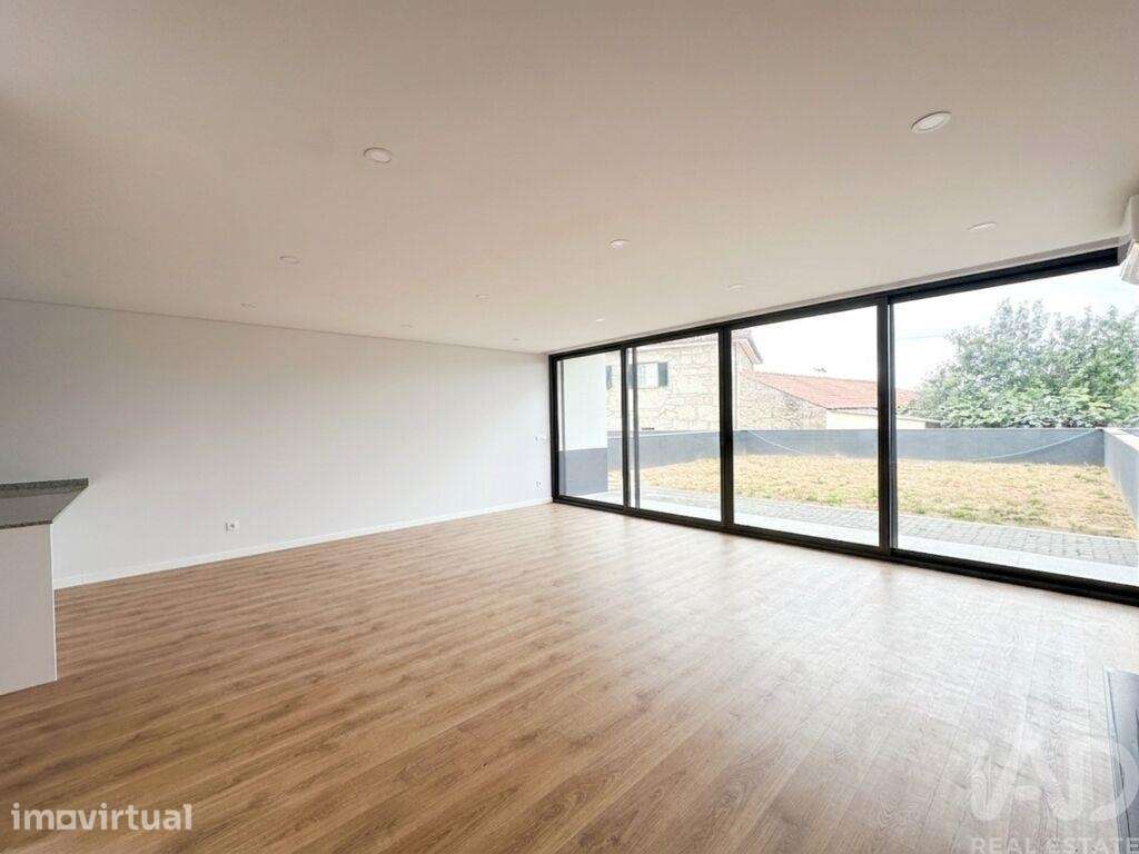 Casa / Villa T3 em Perelhal de 197,00 m2 - Grande imagem: 2/30