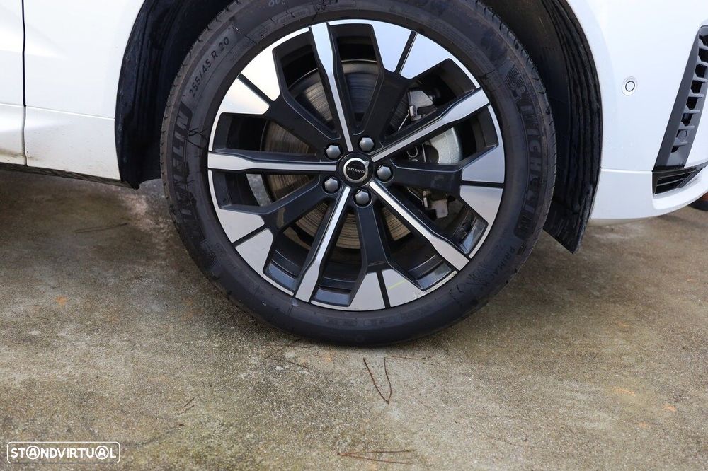 Volvo XC 60 2.0 T6 PHEV Plus Dark - 8