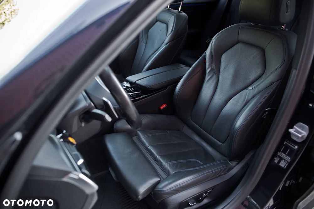 BMW Seria 5 520d M Sport Edition - 12