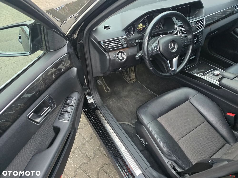 Mercedes-Benz Klasa E 200 CGI BlueEFFICIENCY Automatik - 9