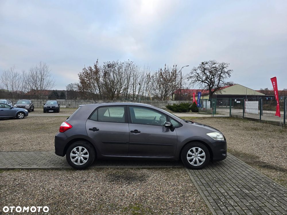 Toyota Auris 1.4 D-4D 2010 - 6