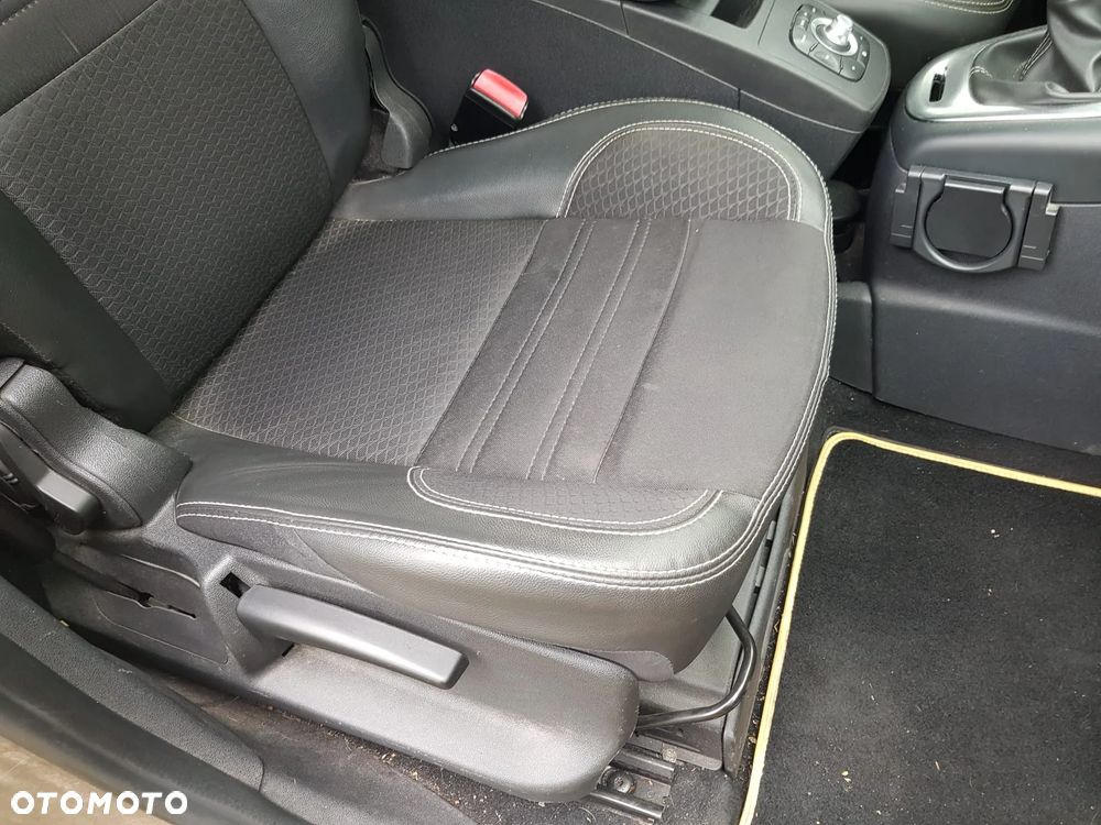 Renault Scenic 1.5 dCi Bose - 12