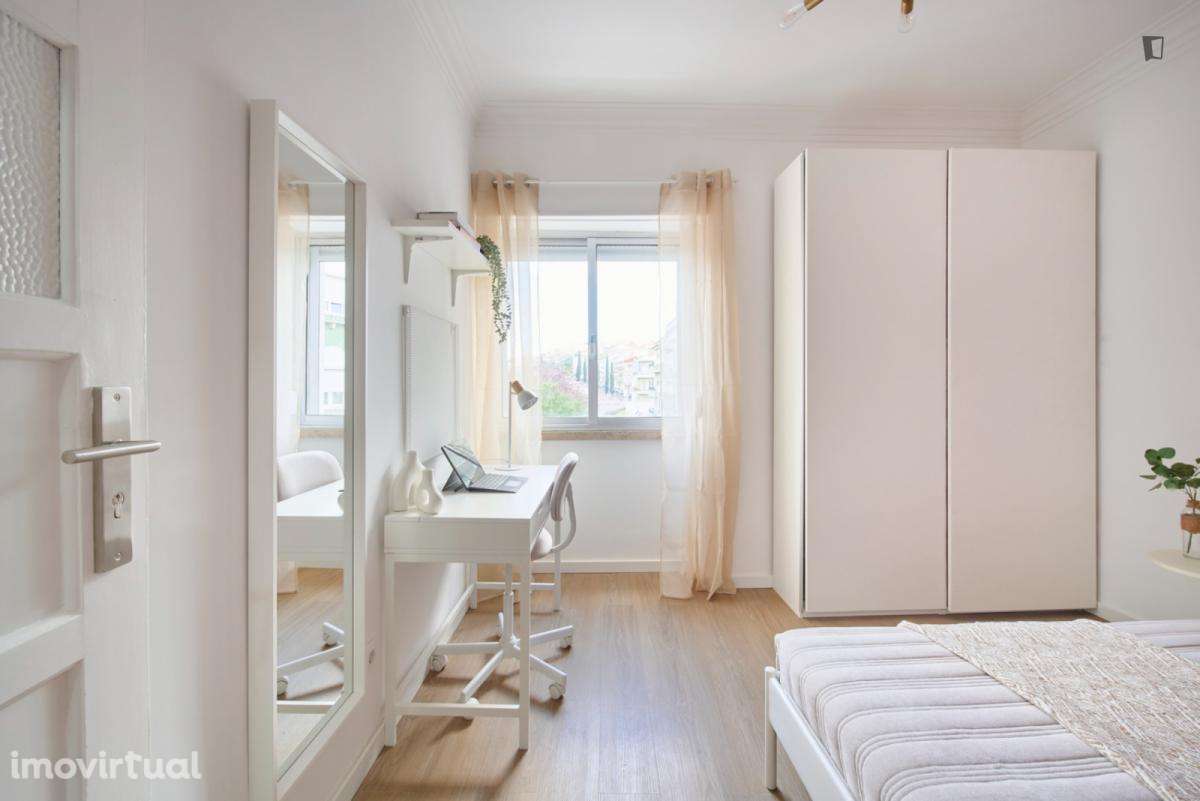 Quarto - localizado em Amadora Lisbon - Grande imagem: 3/25