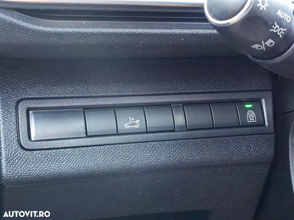 Peugeot 5008 PureTech 130 Stop & Start GPF EAT8 Allure Business-Paket - 30