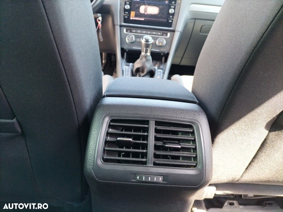 Volkswagen Golf - 20