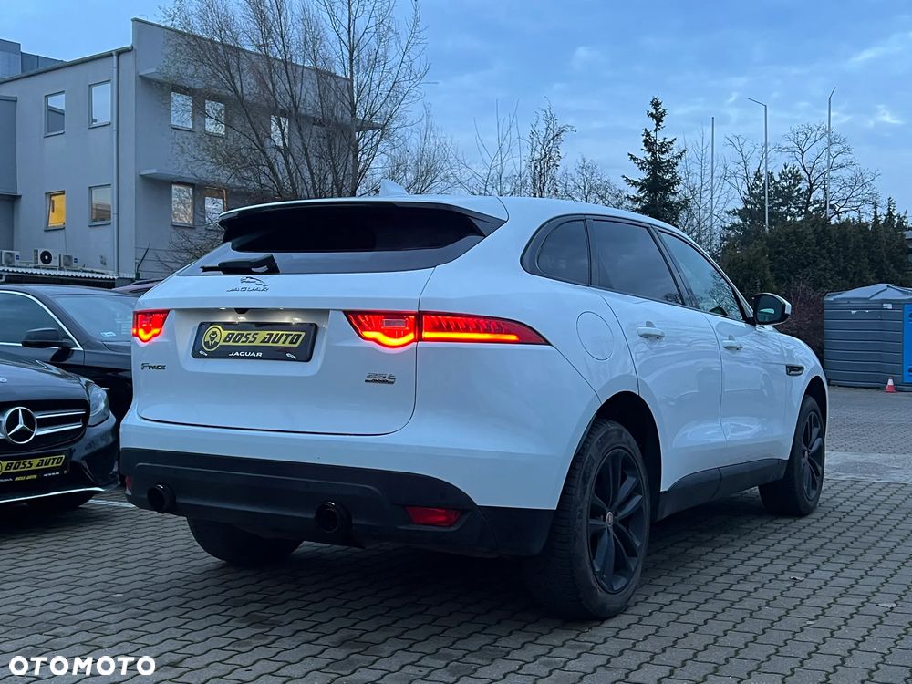 Jaguar F-Pace 25t AWD Prestige - 9
