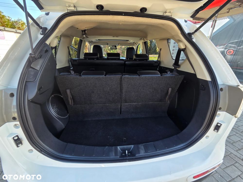 Mitsubishi Outlander 2.2 DI-D 4WD Automatik Diamant Edition - 33