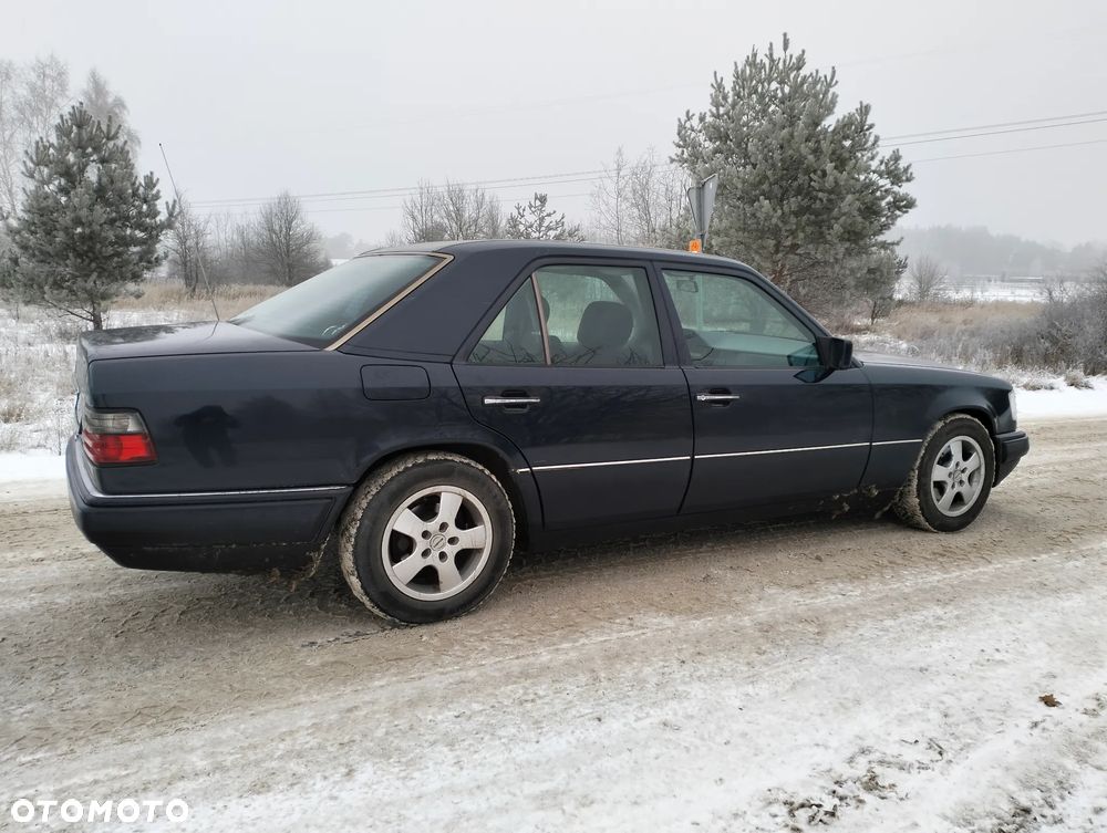 Mercedes-Benz Klasa E 200 T - 9