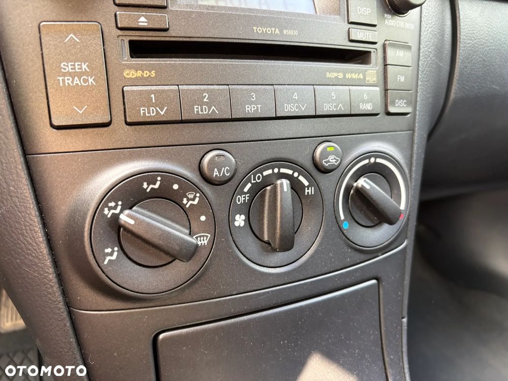 Toyota Avensis 2.0 D-4D - 16
