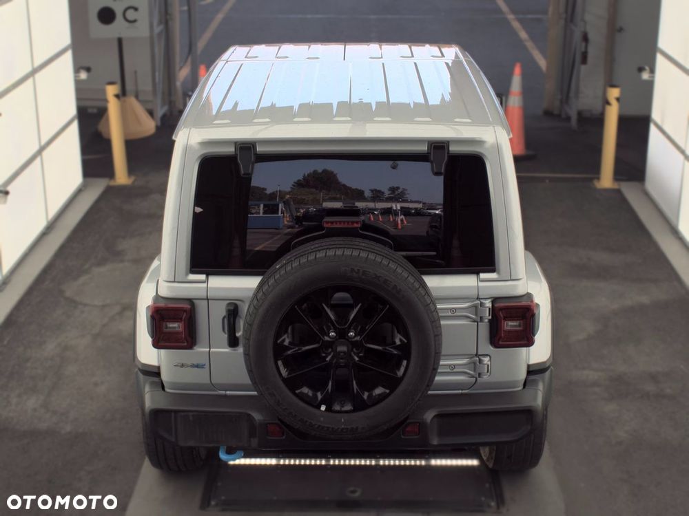 Jeep Wrangler - 9