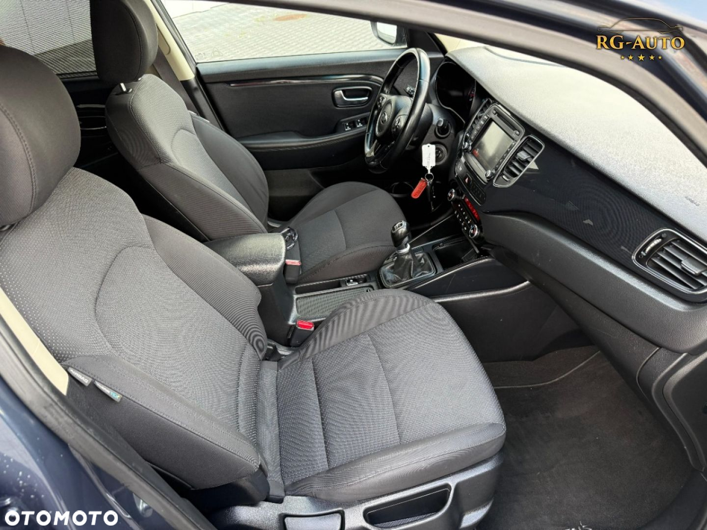 Kia Carens - 27