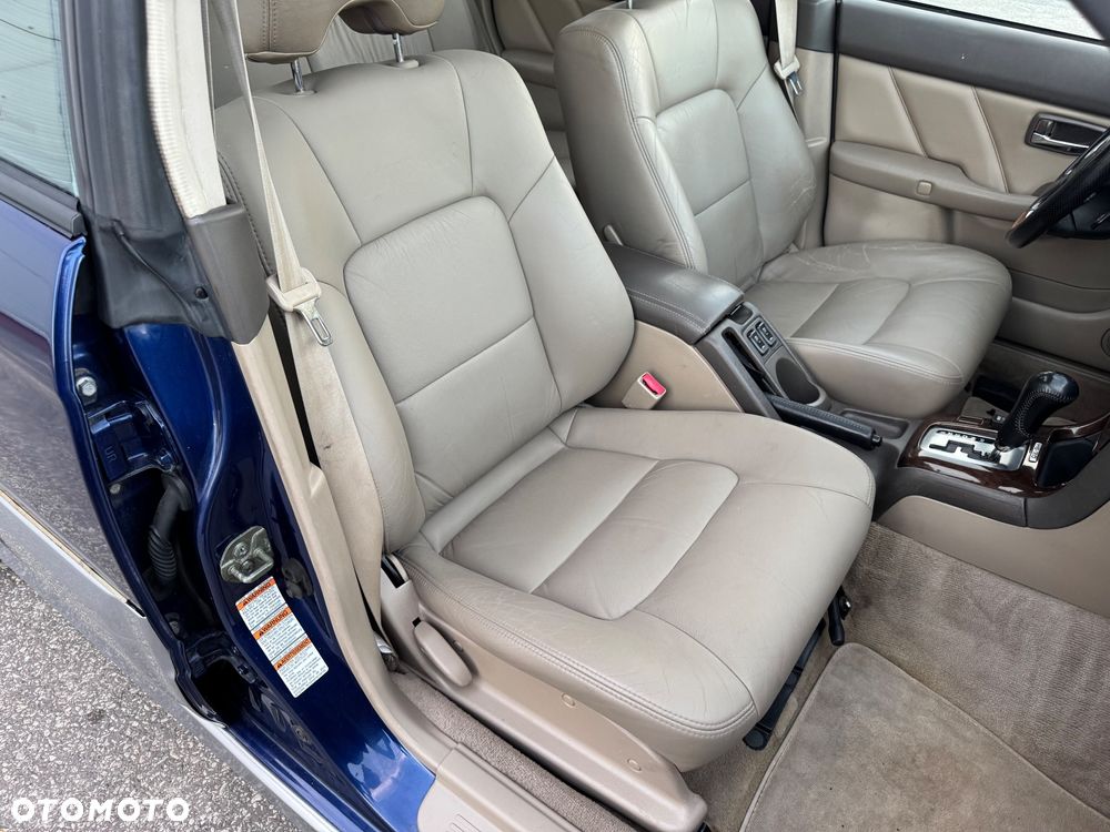 Subaru Outback 3.0 H6 - 23