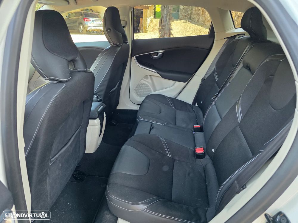Volvo V40 1.6 D2 Momentum - 20