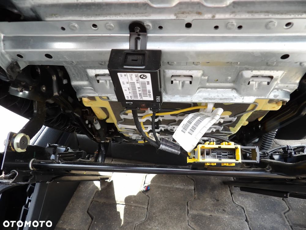 BMW - E84,X1 - FOTELE , KANAPA , BOCZKI , TUNEL ŚRODKOWY - OGRZEWANE - KOMPLET - 7