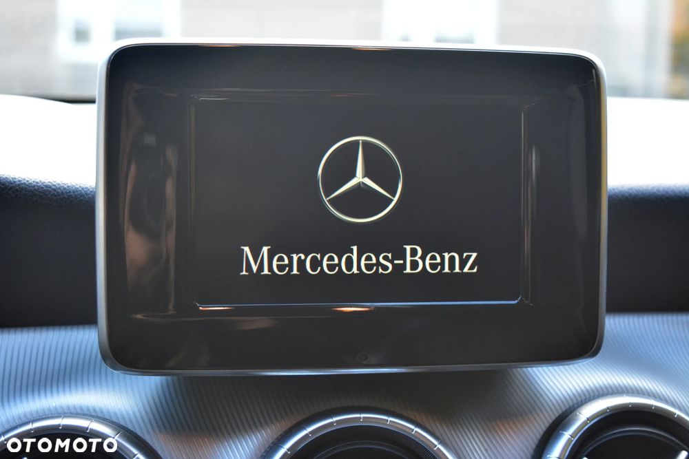 Mercedes-Benz CLA 180 7G-DCT StreetStyle - 9