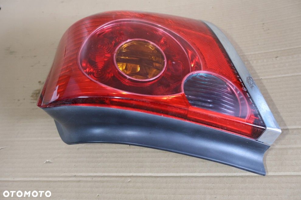 TOYOTA AVENSIS II T25 03-06 SEDAN LAMPA LEWA TYŁ TYLNA EUROPA - 5