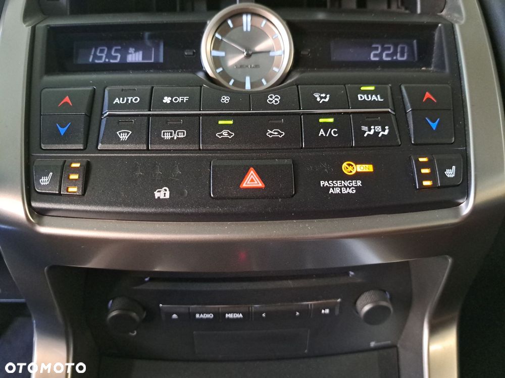 Lexus NX 300h Comfort AWD - 28