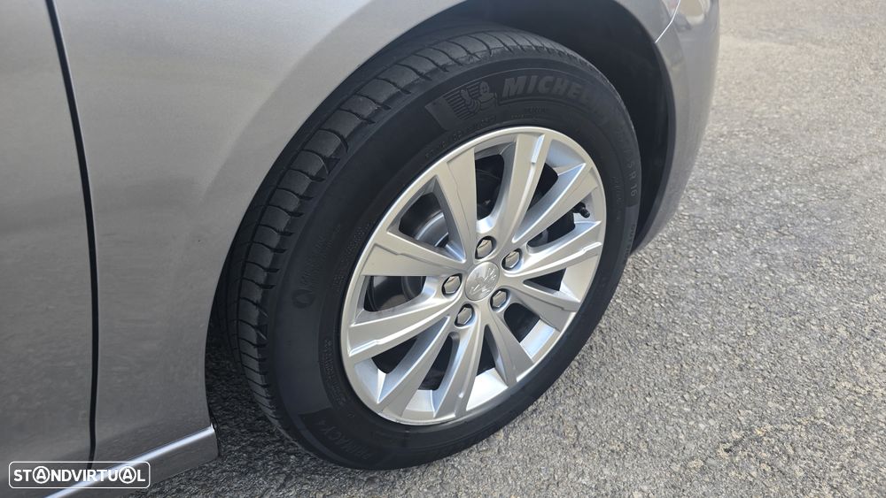 Peugeot 308 1.5 BlueHDi Style - 18