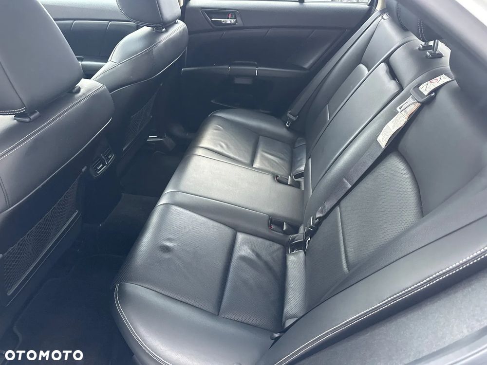 Suzuki Kizashi 2.4 4x4 CVT Sport - 13