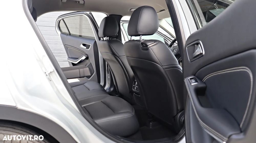 Mercedes-Benz GLA 220 d 4MATIC 7G-DCT Peak Edition - 14