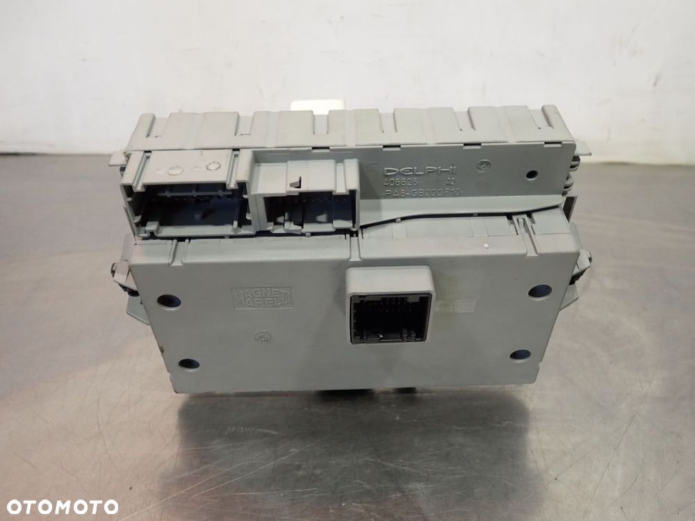 SKRZYNKA BEZPIECZNIKÓW FIAT BRAVO II - 4