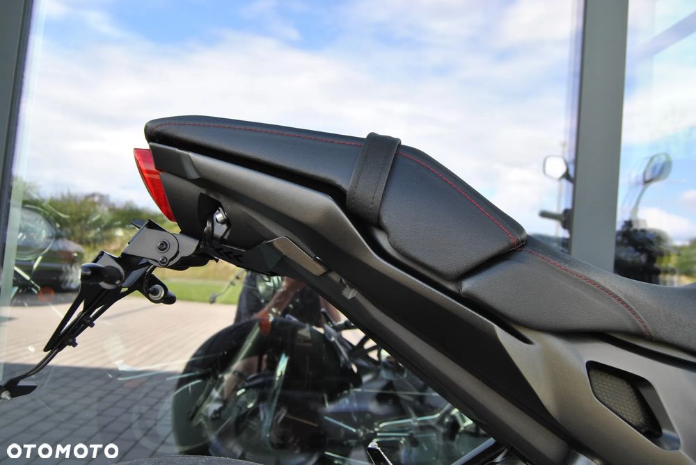 Honda CB - 23
