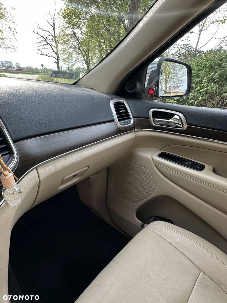 Jeep Grand Cherokee - 11