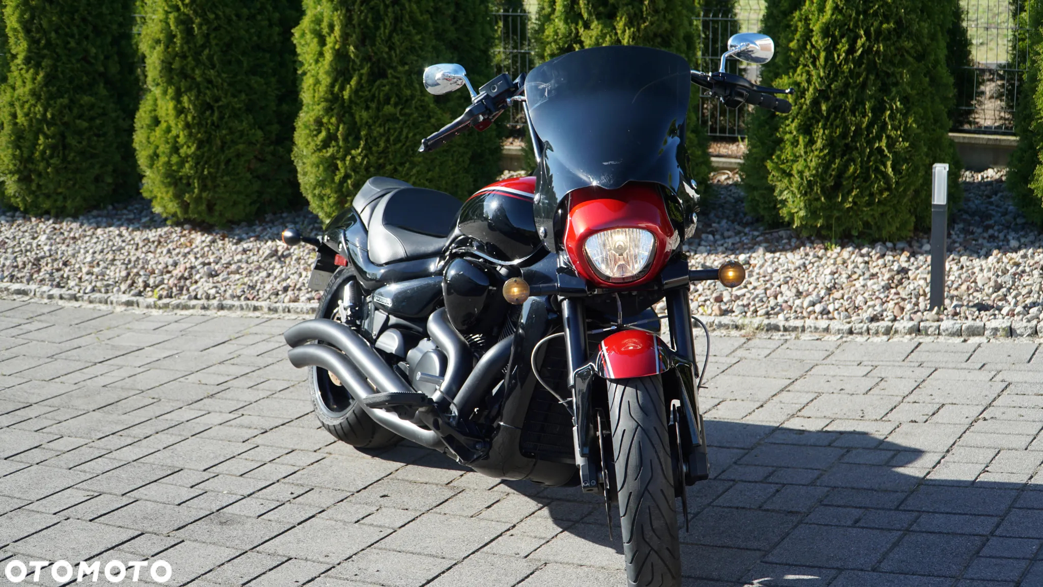 Suzuki Intruder - 16